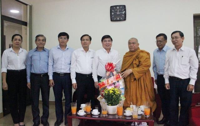 Chủ tịch UBND TP.HCM chúc mừng Phật đản báo Giác Ngộ