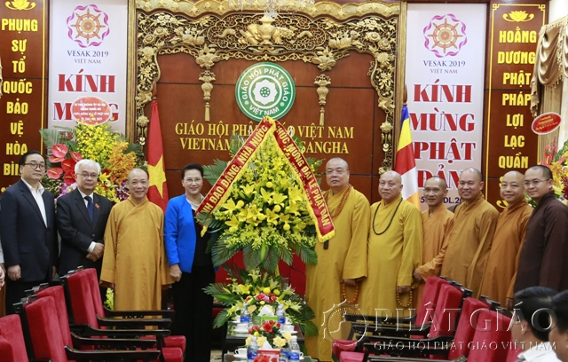 Chủ tịch Quốc hội chúc mừng Giáo hội Phật giáo Việt Nam nhân dịp Lễ Phật Đản