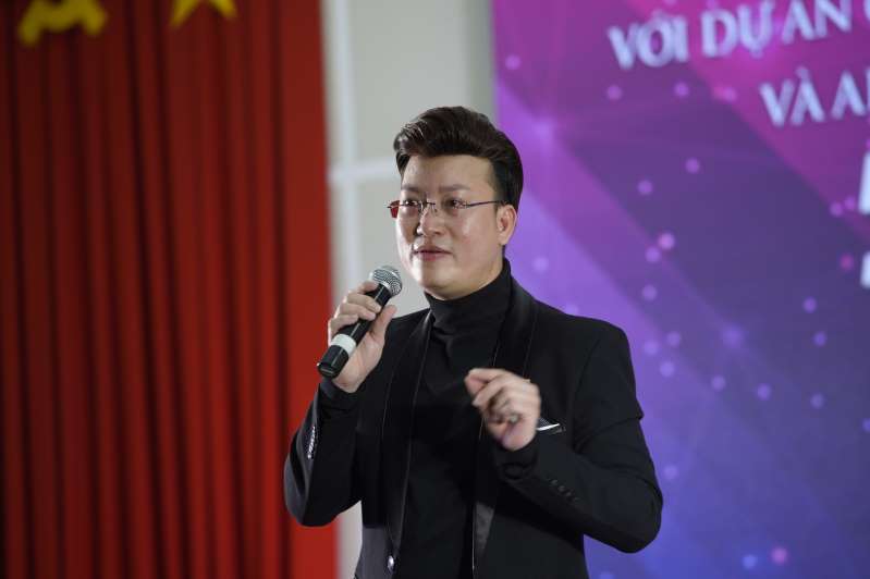 Sỹ Luân bật khóc nhớ về quá khứ, quyên góp tiền hỗ trợ trẻ em nghèo và người già neo đơn