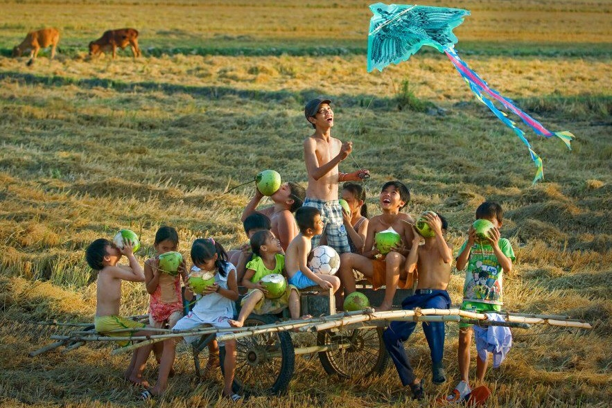 Hốt bụi ném người trên gió chỉ làm bẩn mình