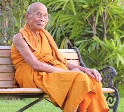 Nhà sư Thái Lan qua đời hai tháng, thân thể bất hoại, gương mặt vẫn giữ nụ cười