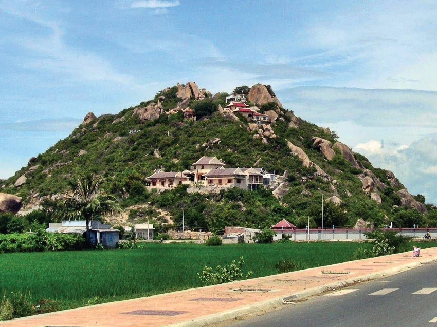 Khám Phá Trùng Sơn Cổ Tự của Ninh Thuận