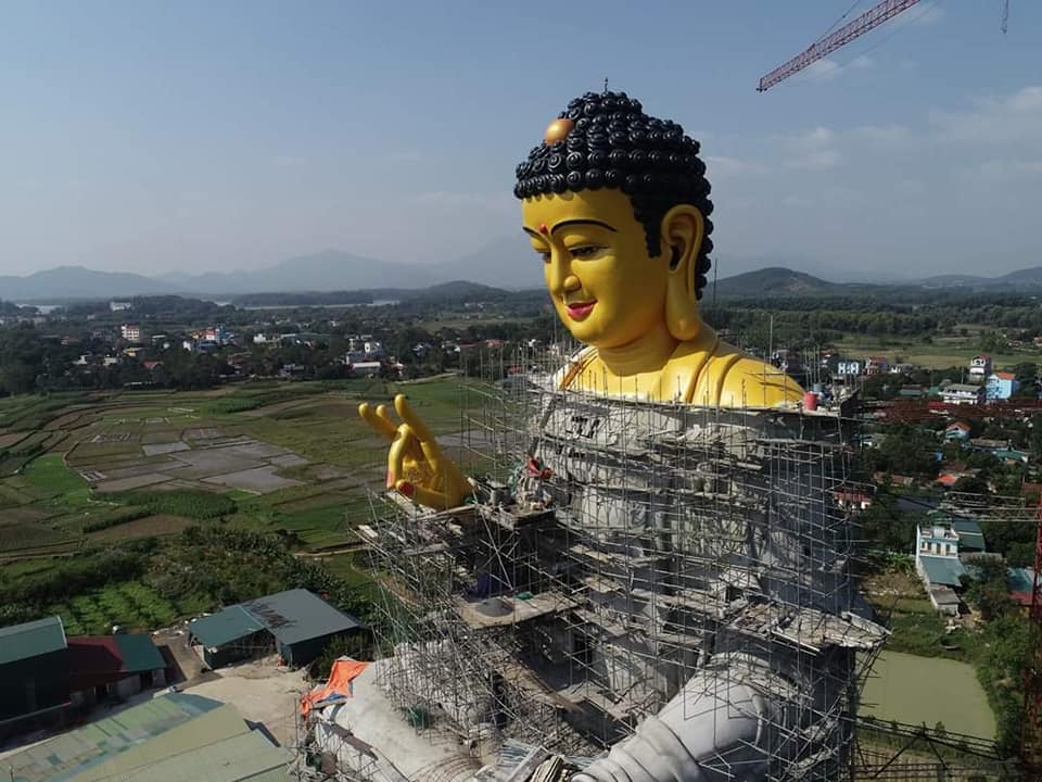 Đại Phật tượng lớn nhất Đông Nam Á với trái tim bằng đá Ngọc Bích nguyên khối