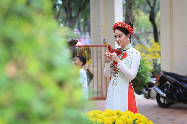 Nên dâng hương, cúng dường trong những ngày đầu xuân như thế nào?