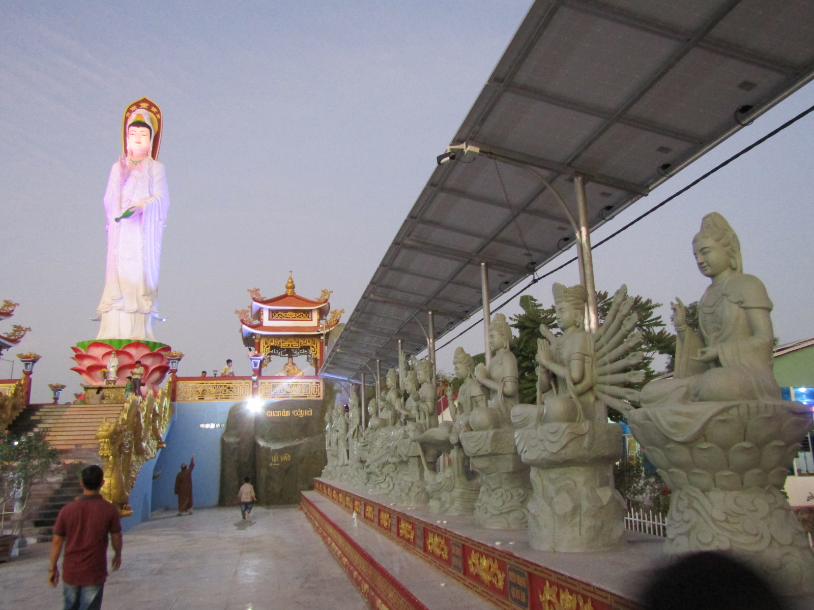 Cảnh đẹp chùa Quan Âm