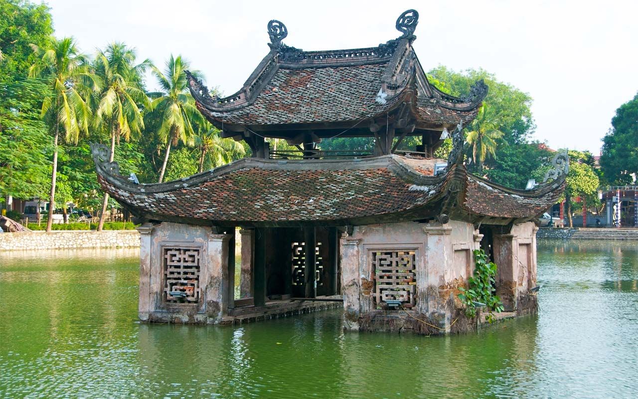 Khung cảnh thanh tịnh của chùa Thầy