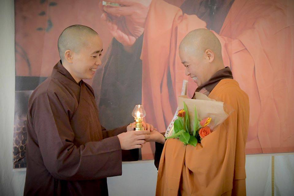 Người trao truyền, vật trao truyền và người tiếp nối