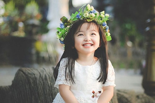 Nụ cười khiêm nhường xoá nhoà mọi khoảng cách