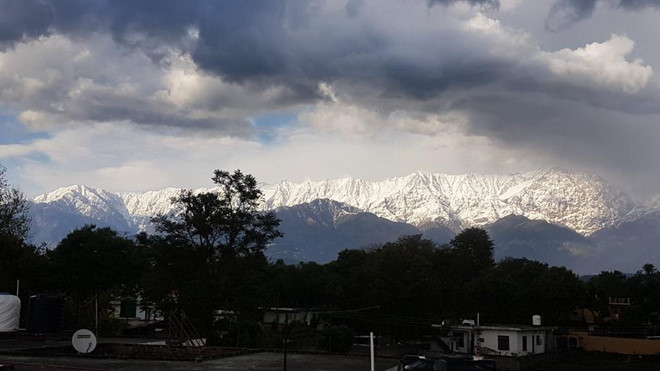 Lần đầu sau 30 năm, người Ấn Độ nhìn thấy dãy Himalaya từ miền bắc