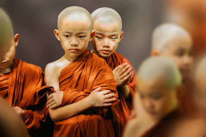 Kết thân với người nhân hậu