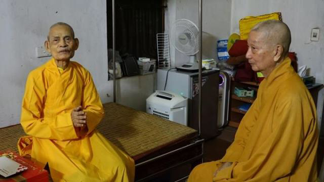 Trưởng lão HT.Thích Trí Quảng vấn an Đức Pháp chủ GHPGVN