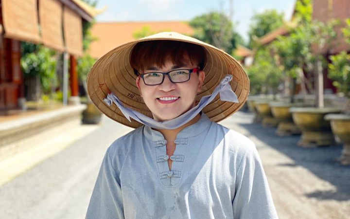 MC Đại Nghĩa tổ chức mổ mắt miễn phí cho người nghèo mỗi tháng