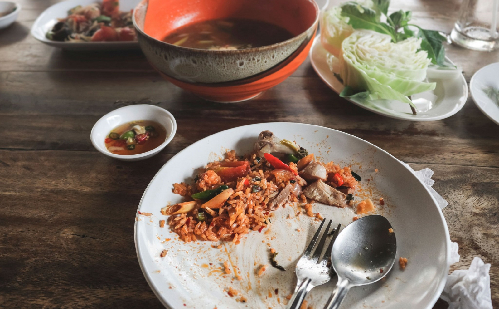 Tại sao chúng ta không được lãng phí thức ăn?