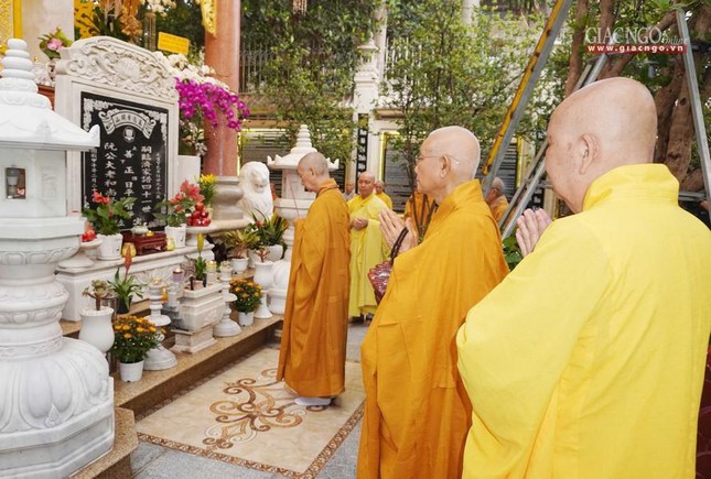 Trưởng lão Hòa thượng Thích Trí Quảng tưởng niệm Đại lão Hòa thượng Thích Trí Tịnh