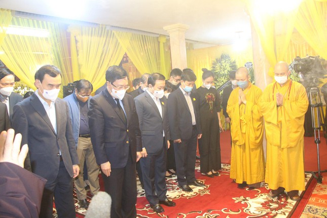 Ông Phạm Bình Minh, Phó Thủ tướng Thường trực Chính phủ viếng tang Đức Pháp chủ GHPGVN