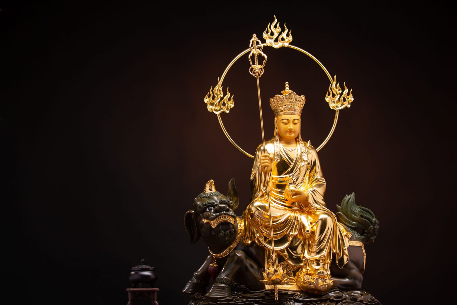Đoạn kinh văn đức Phật tán thán ngài Địa Tạng