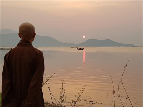 Nước . . . 