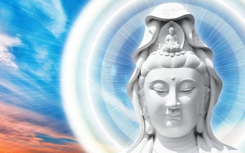 Vì sao Bồ Tát có tên “Quán Thế Âm” và sao gọi là Phổ Môn?