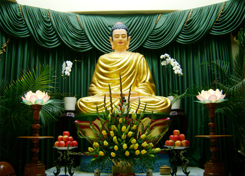 Ý nghĩa cúng nhang, đèn, hoa quả bàn thờ Phật ngày xuân