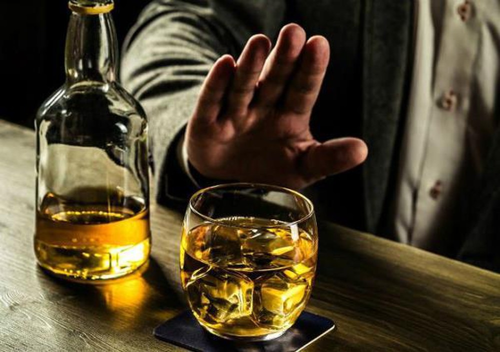 Đức Phật chỉ ra sáu tai họa của người đam mê rượu chè
