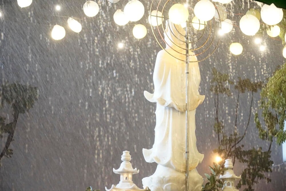Lòng Bồ tát như lòng mẹ thương con 
