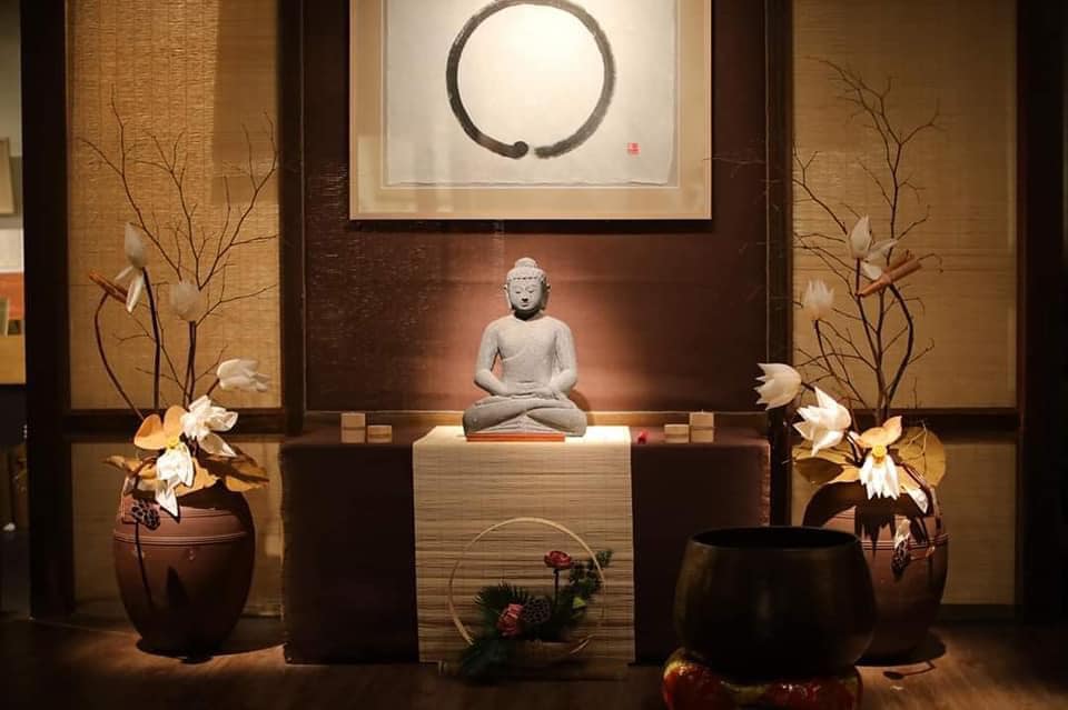 Ta có thể cầu nguyện với những người đang sống?