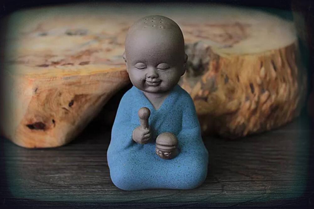 Thị phi thì kệ đi, đừng bận tâm