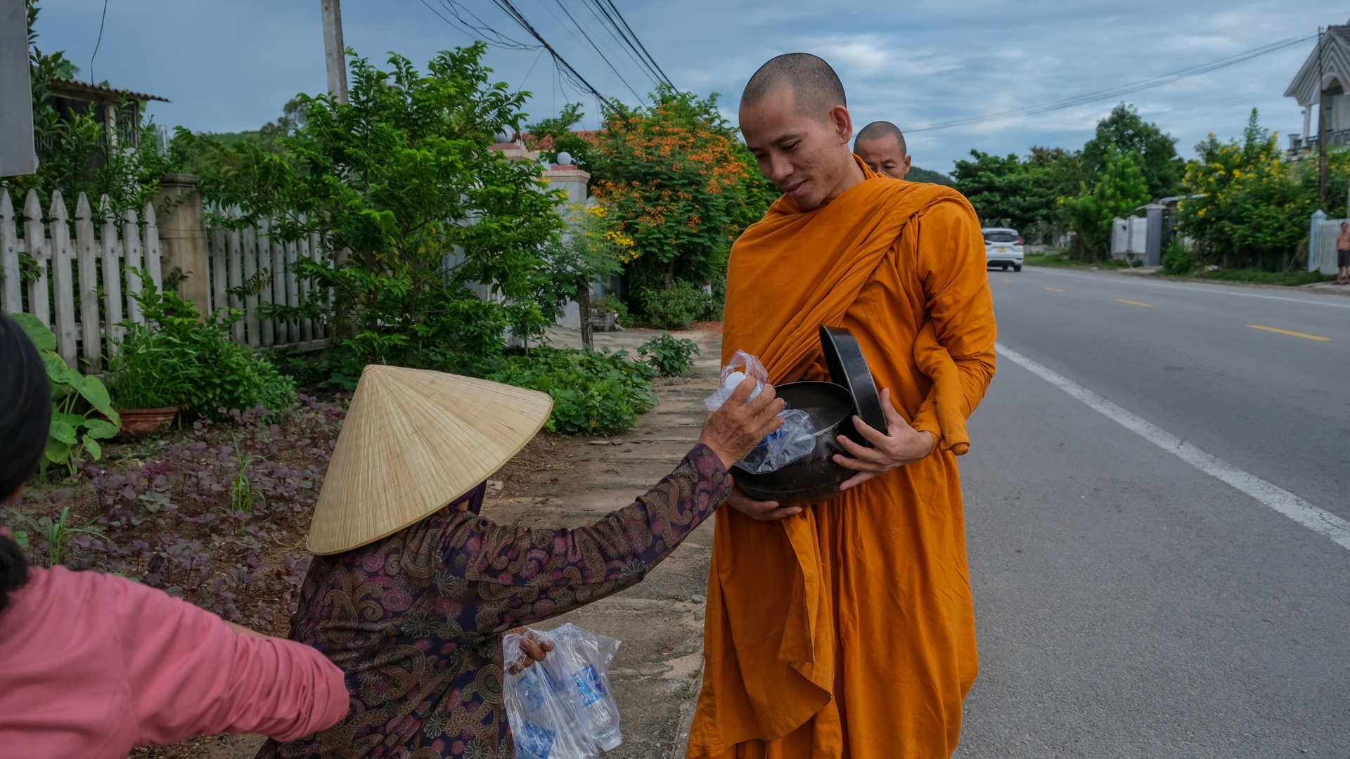 Sự nghèo túng có thể bán đi?