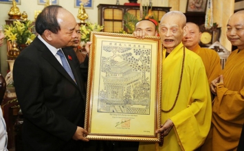 Phó Thủ tướng chúc mừng Phật đản Đức Pháp chủ