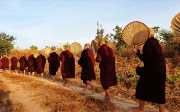 Một sáng ở thiền viện Maha Vihara Forest