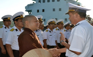 Tu sĩ Phật giáo với Trường Sa