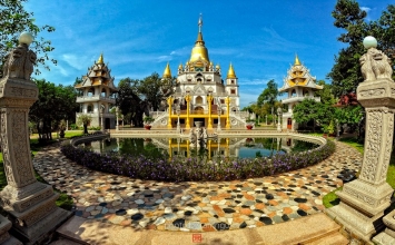 Uy nghi bảo tháp Gotama Cetiya