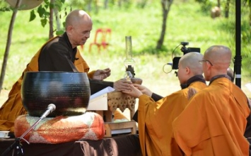 Kệ truyền đăng năm 2013 tại Thái Lan 