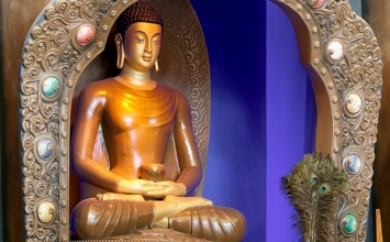 Nói dễ làm khó