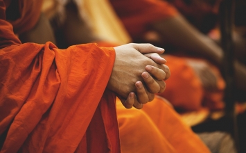 Dính mắc thì đau khổ