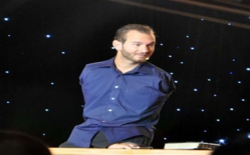 "Hiện tượng Nick Vujicic" dưới góc nhìn của một Phật tử