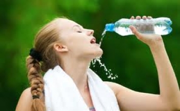 Những thói quen dễ gây ra sỏi thận, sỏi mật