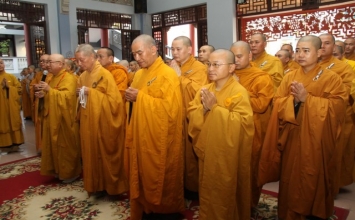Các đoàn viếng Đại lão HT. Thích Từ Nhơn buổi chiều ngày thứ nhất (26/4)