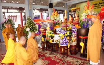 HĐCM và HĐTS viếng tang Đại lão HT.Thích Từ Nhơn