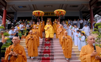 Thỉnh Giác Linh Đại lão HT.Thích Từ Nhơn bạch Phật yết Tổ