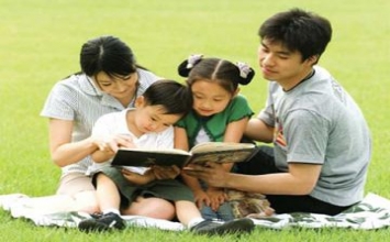 Yêu thương đâu chỉ bằng lời